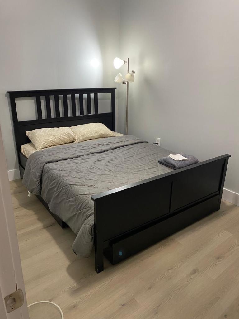 Privatunterkunft Stylish 8mins To Airport
