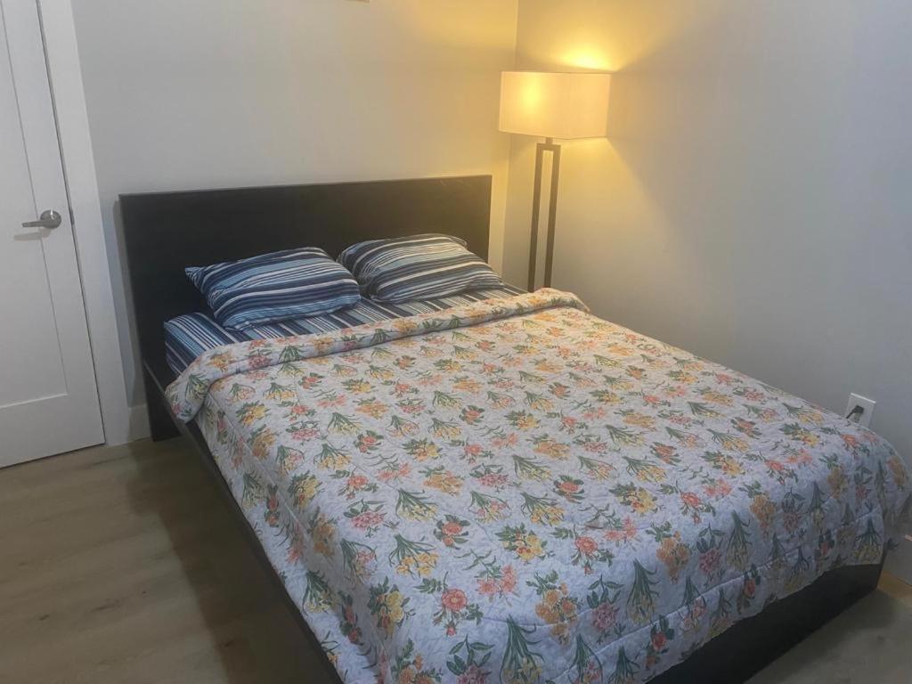 Privatunterkunft Stylish 8mins To Airport *
