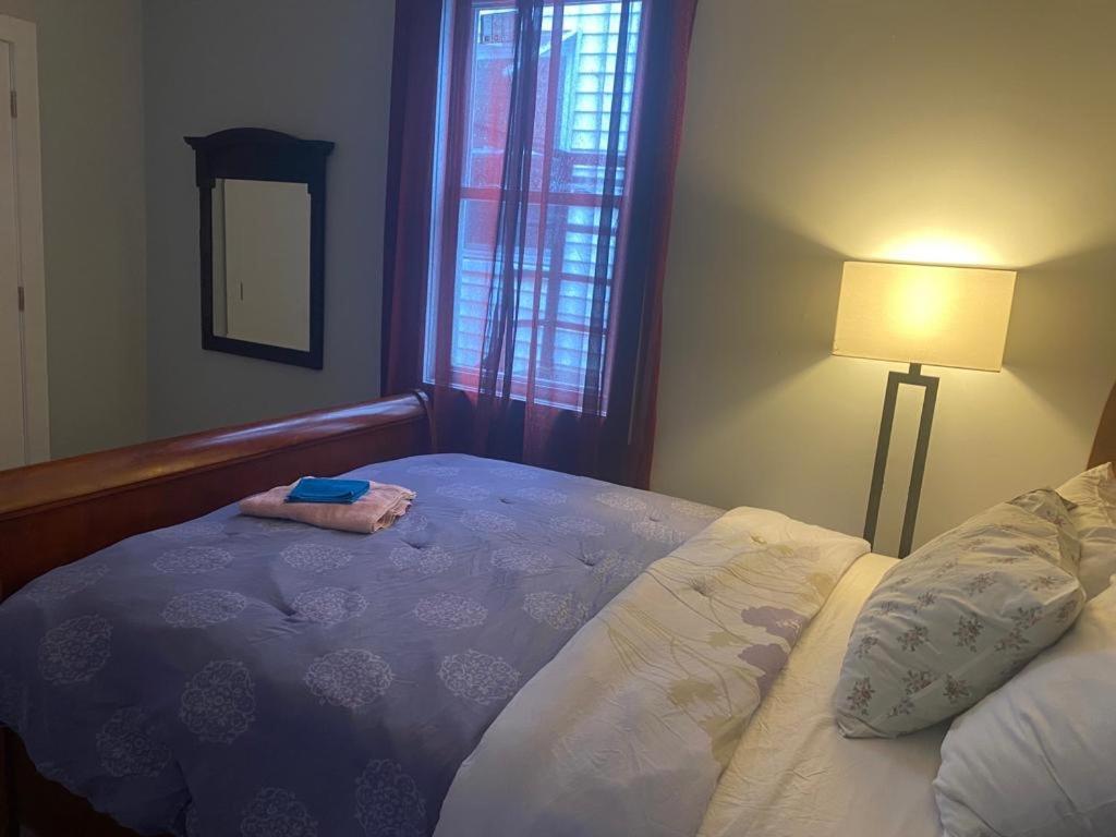 Privatunterkunft Stylish 8mins To Airport